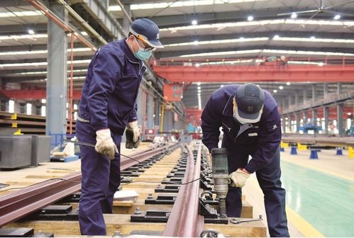 组装高速铁路道岔，以技术创新保障项目产品按期交付